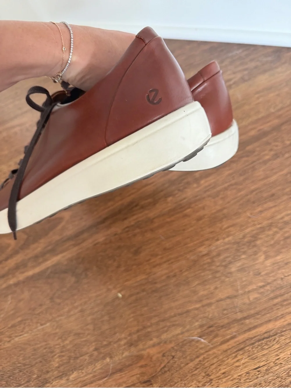 Ecco smooth chestnut
